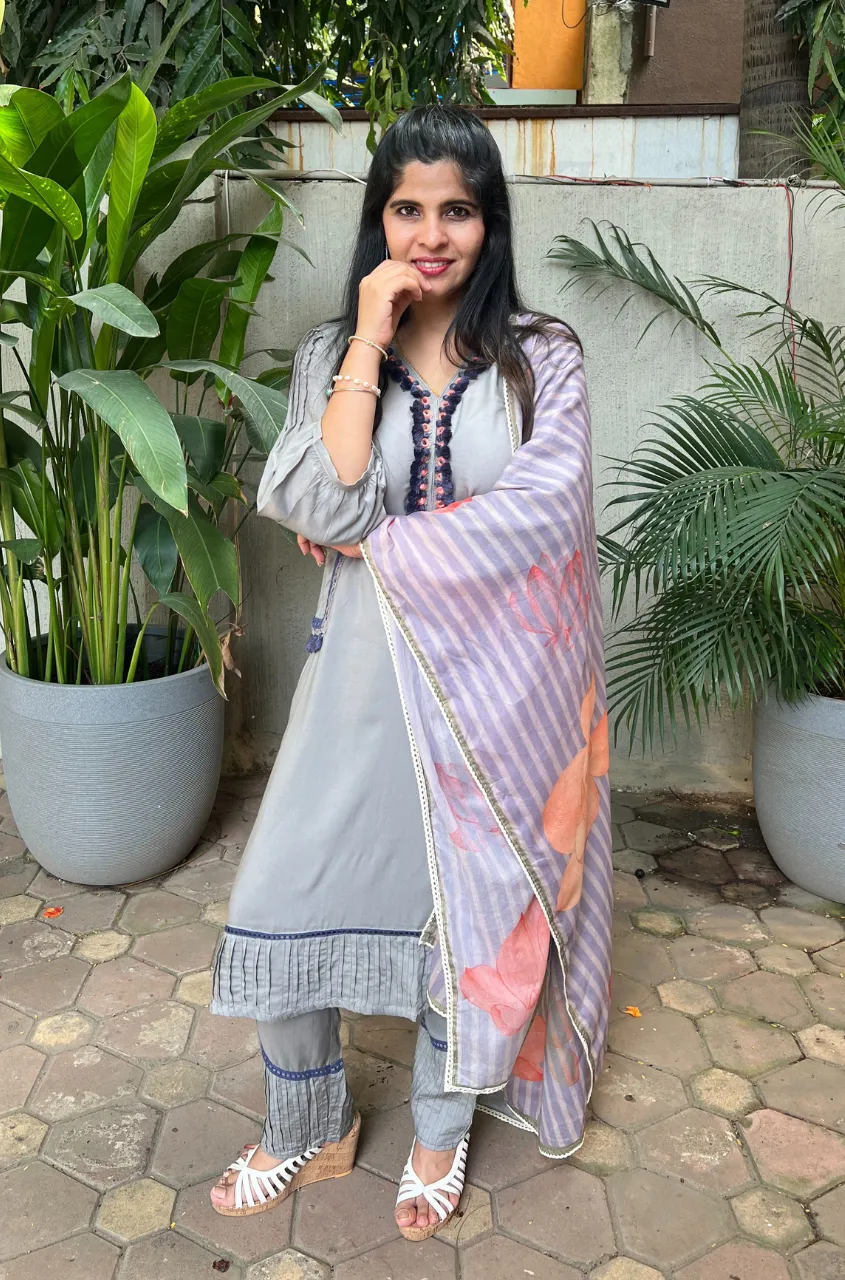 MALANG-Grey Three Piece Suit Set With Printed Dupatta