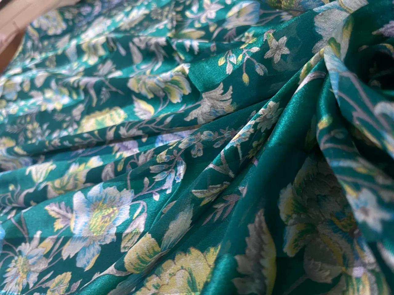 Pure silk HABOTAI SATIN stripes FLORAL PRINT 80 gms [15533]